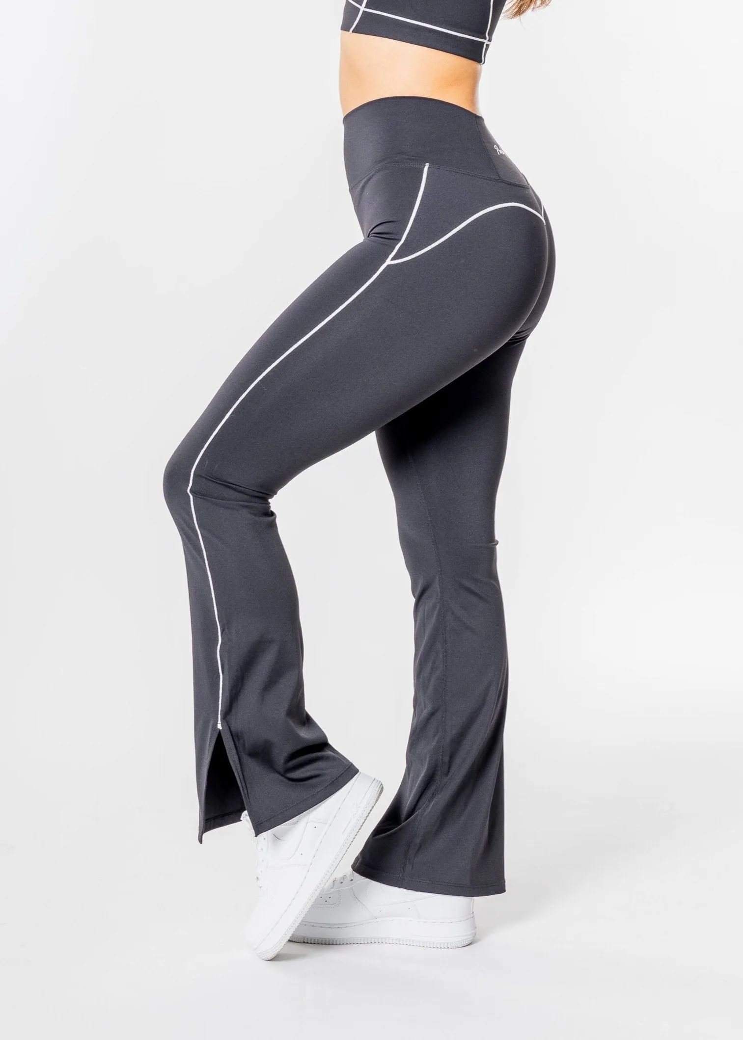 HARMONY Flared Leggings