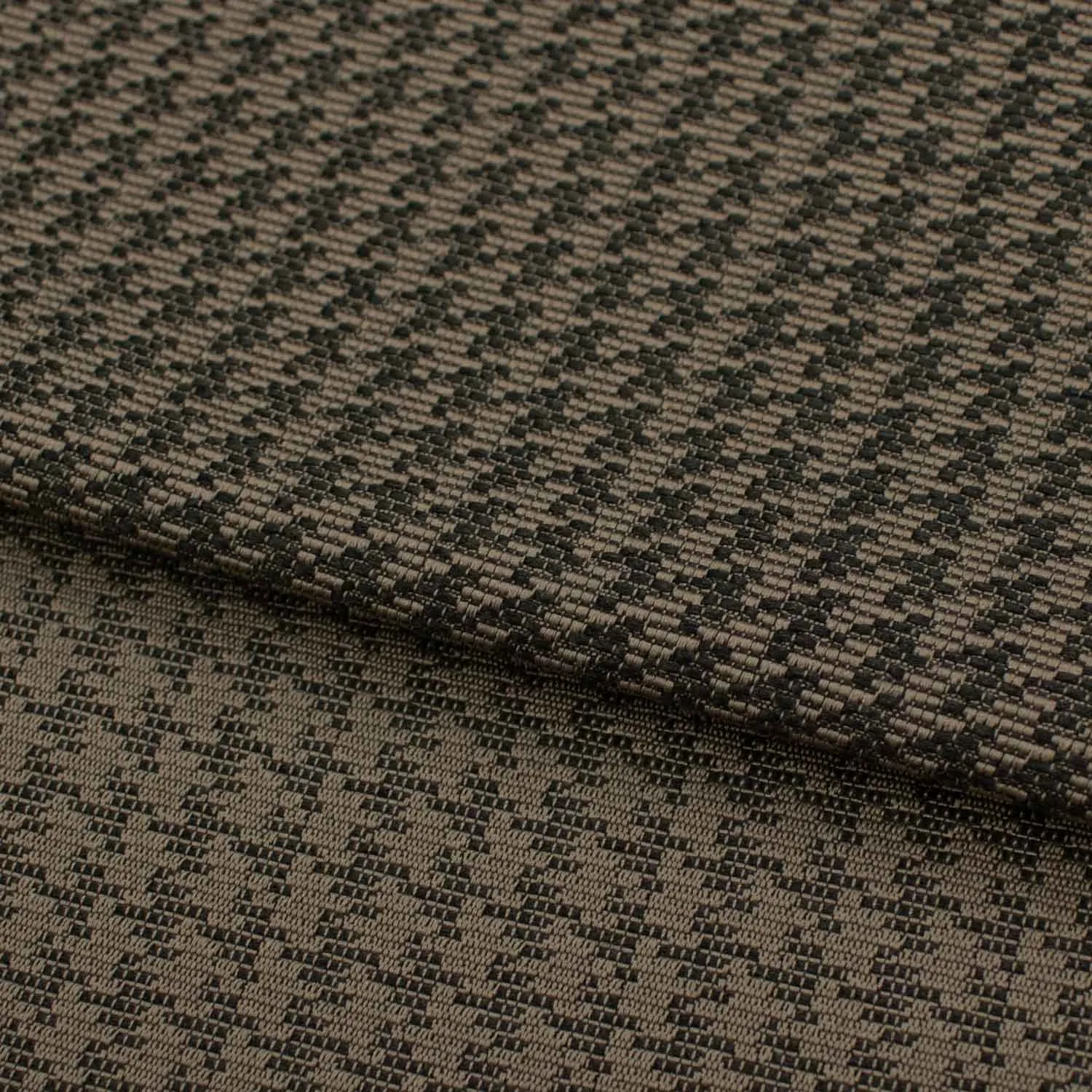 Heavy Weight Houndstooth Suiting 145CM