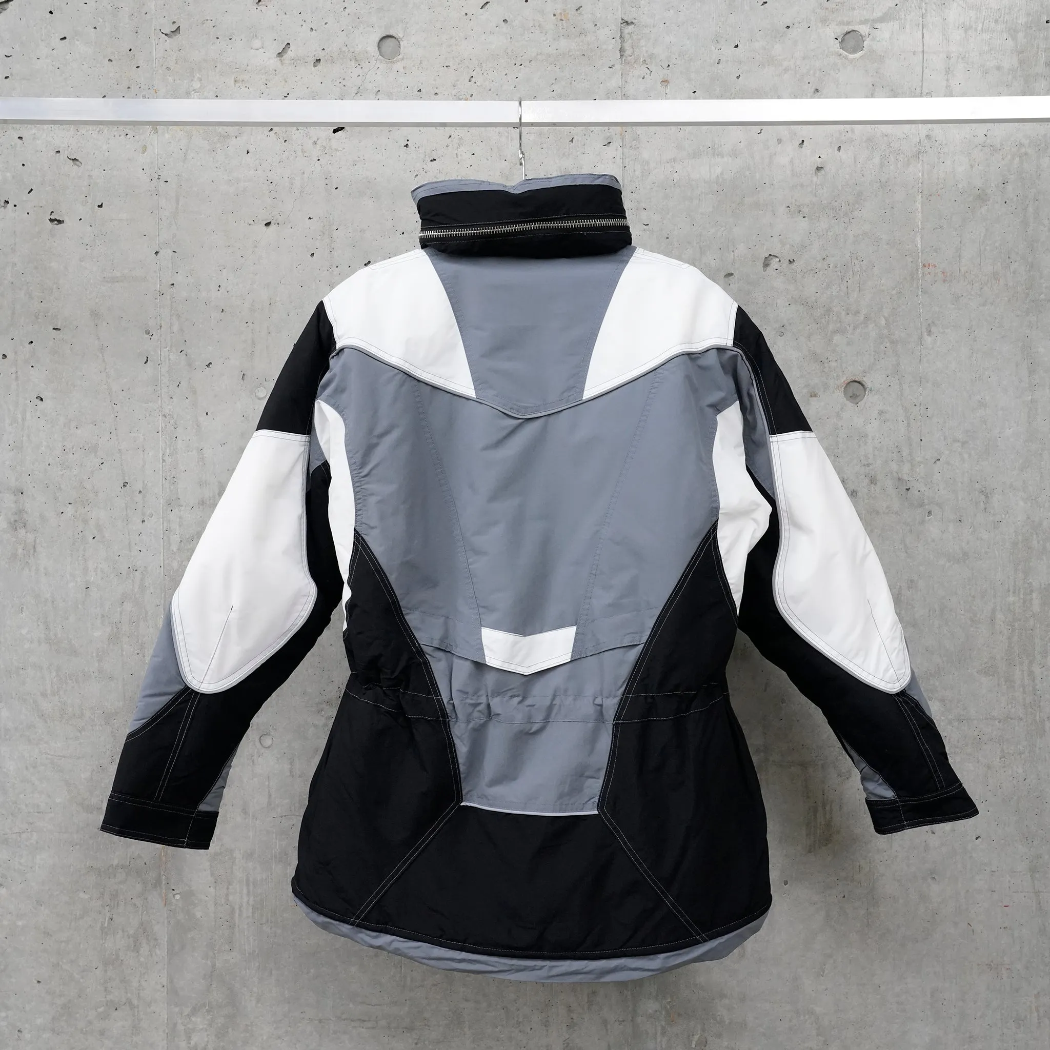 LOGO TECH PUFFER / WHITE