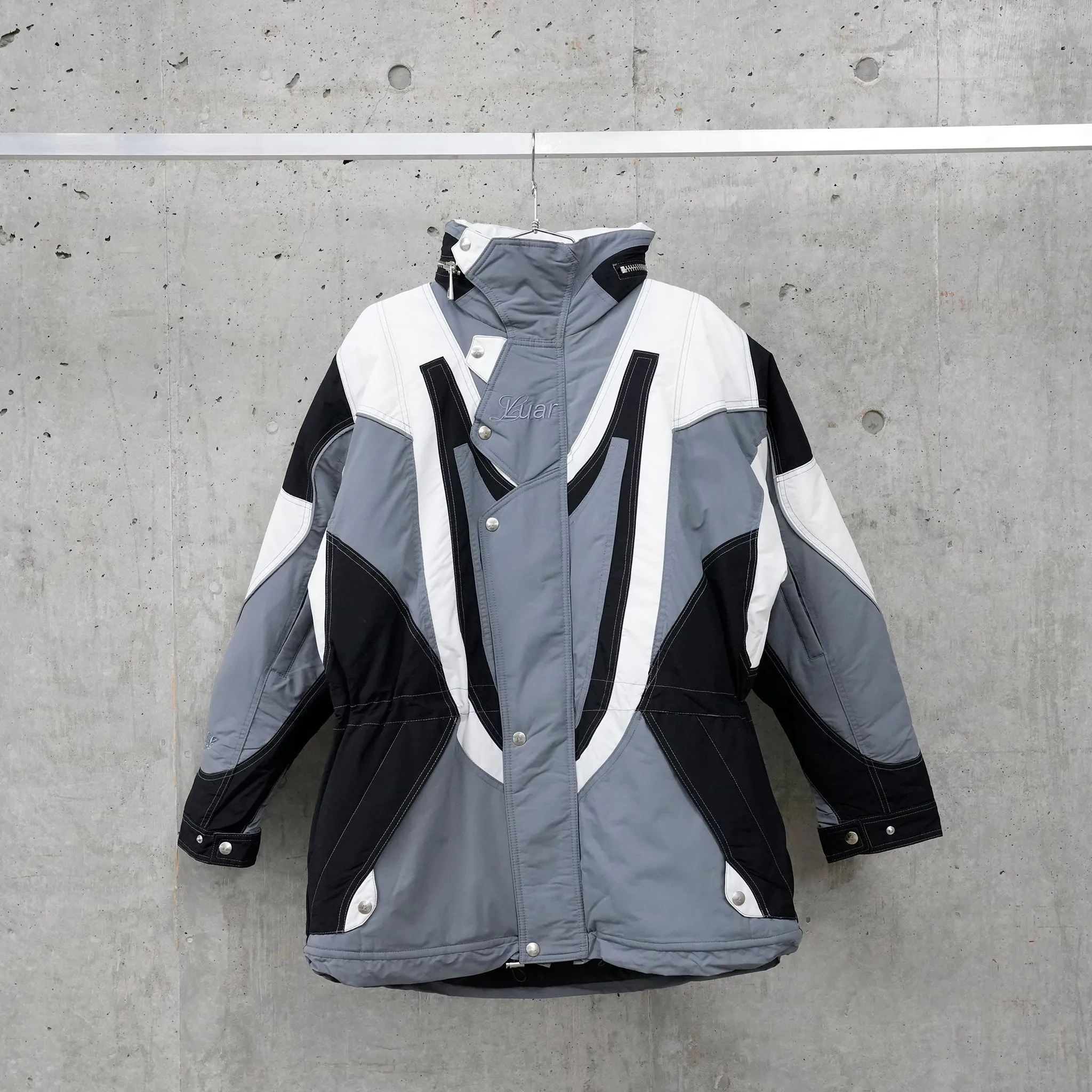 LOGO TECH PUFFER / WHITE