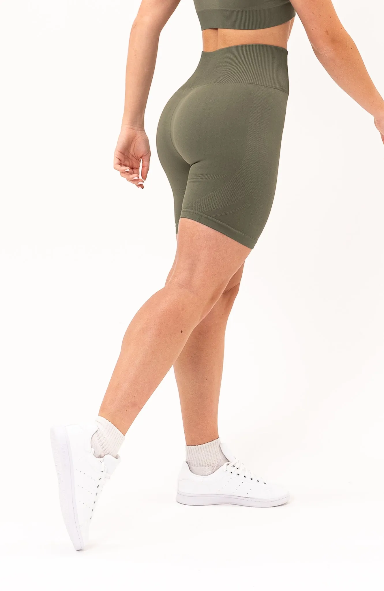 Unlimited Seamless Shorts - Olive Fade